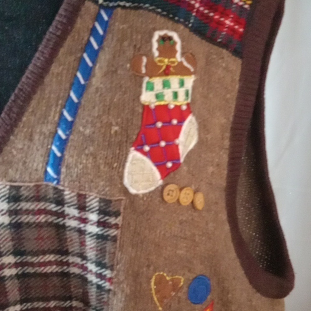 Designers original Christmas vest size extra large - Picture 5 of 9